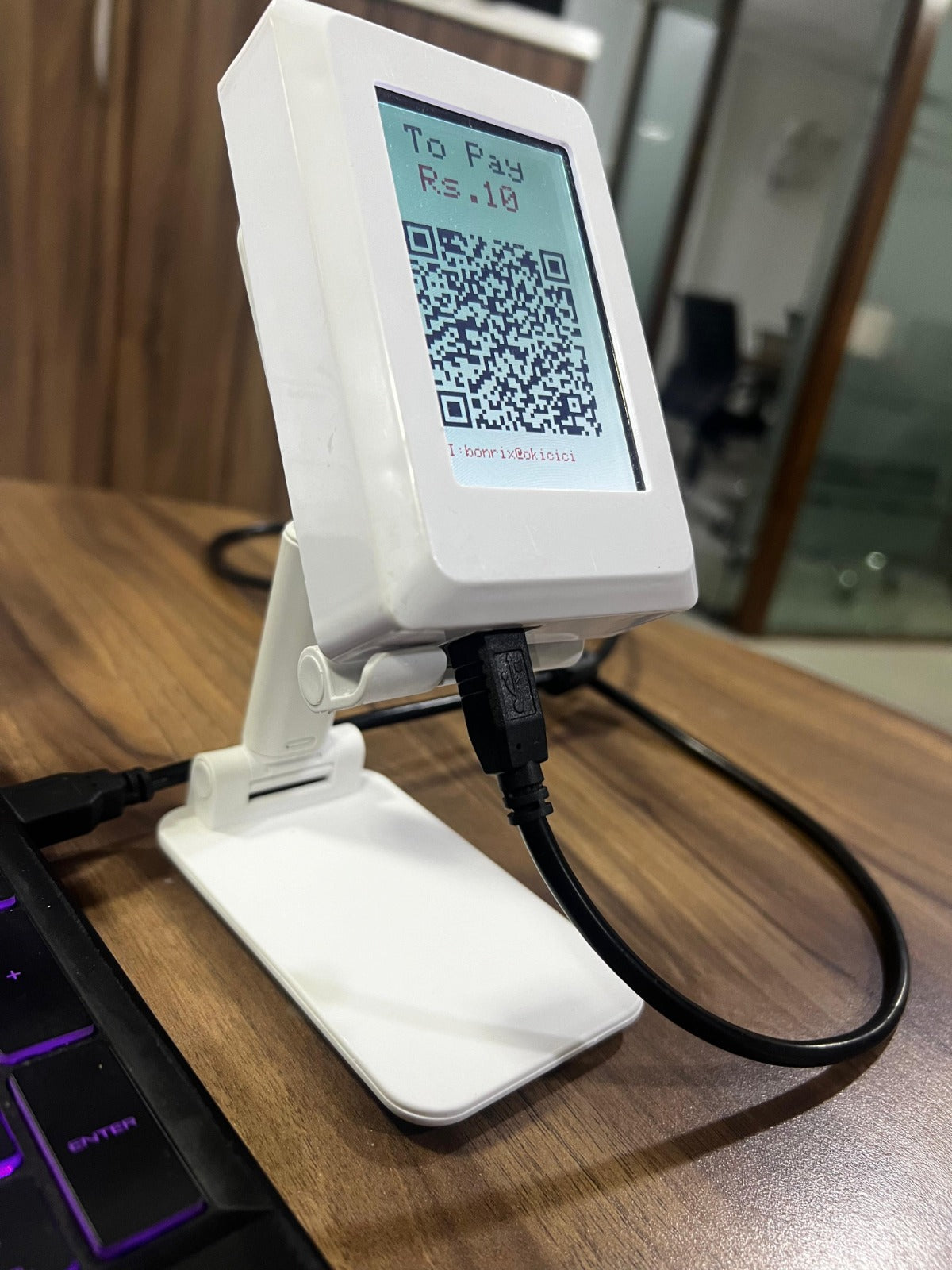 3.5. inch  USB Dynamic QR Code Display With PLA Plastic Enclosure