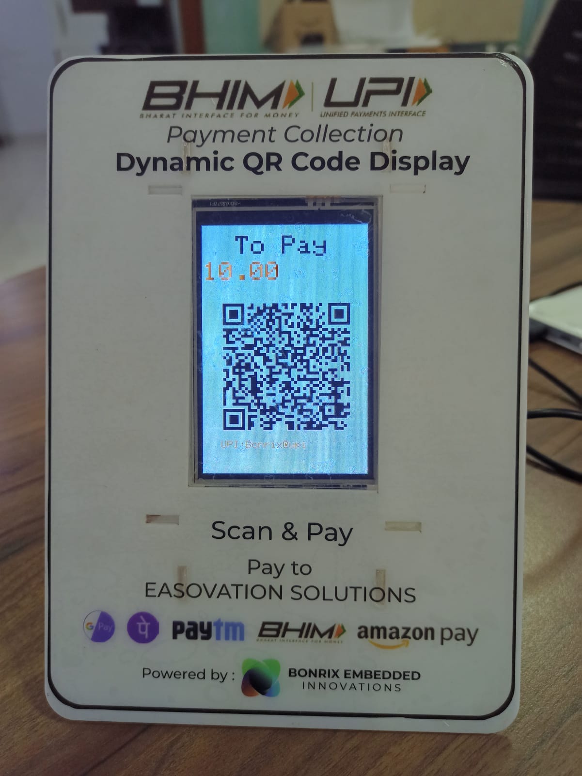 3.5 inch USB Dynamic QR Code Display with White Acrylic Stand